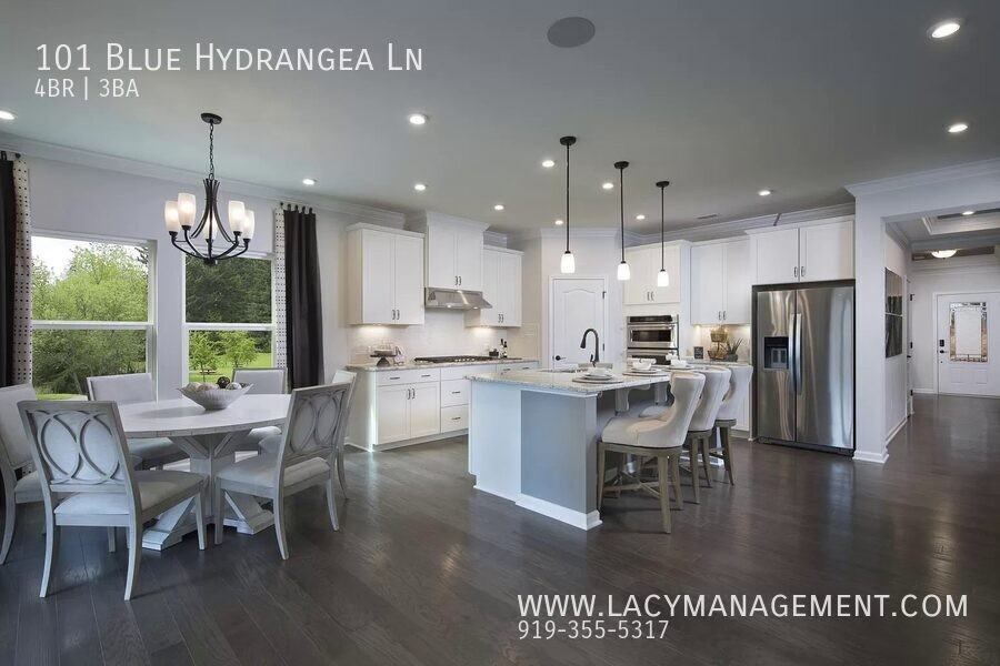 101 Blue Hydrangea Ln - Photo 3 of 27