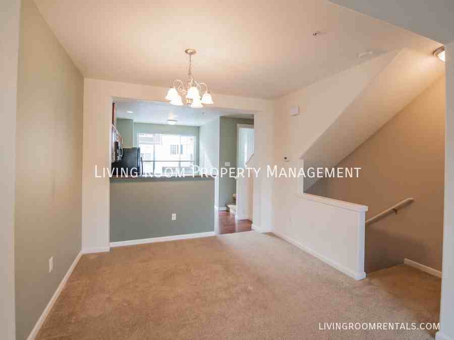 605 Nw 118th Ave #105 - Photo 2 of 15