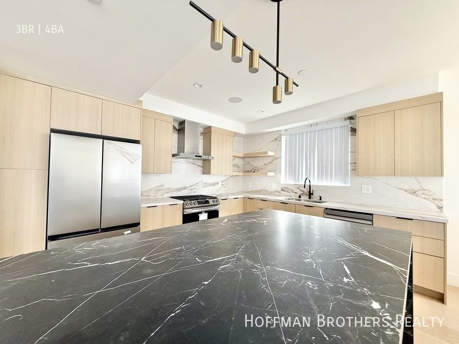 1900 20th St #C - Photo 2 of 16