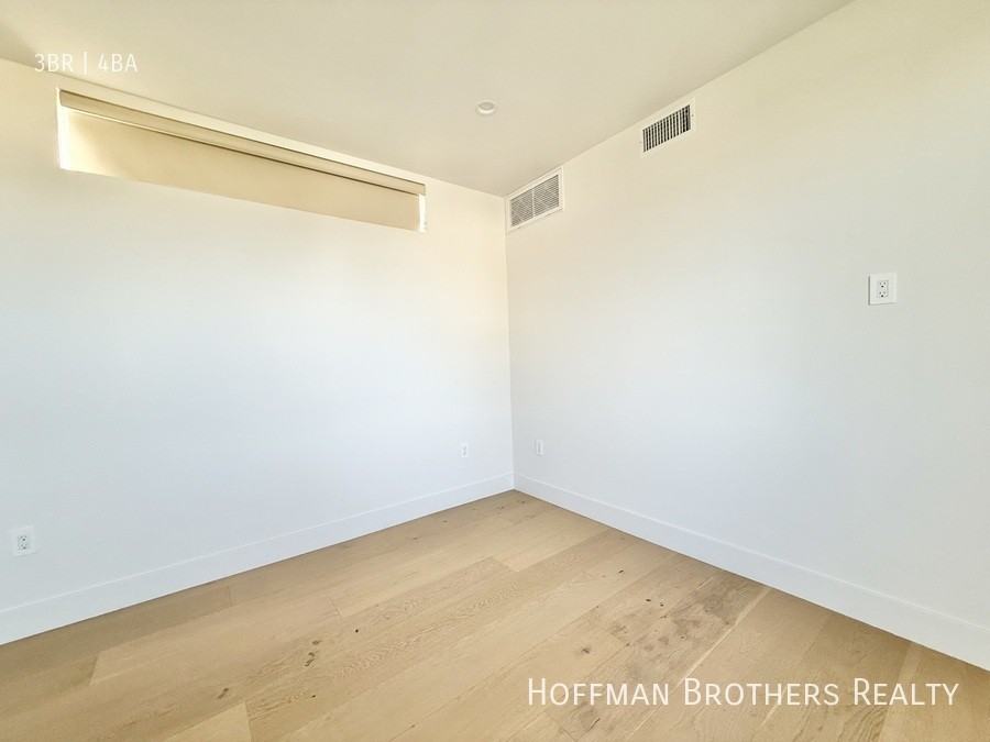 1900 20th St #C - Photo 5 of 16