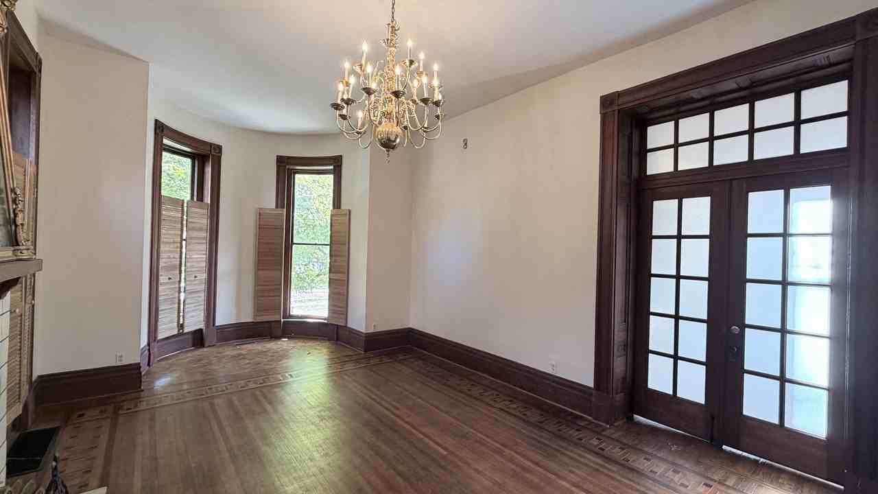 521 Se 1st St ##B - Photo 4 of 32