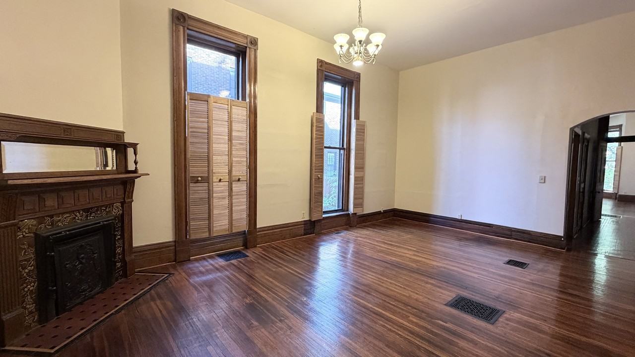 521 Se 1st St ##B - Photo 6 of 32