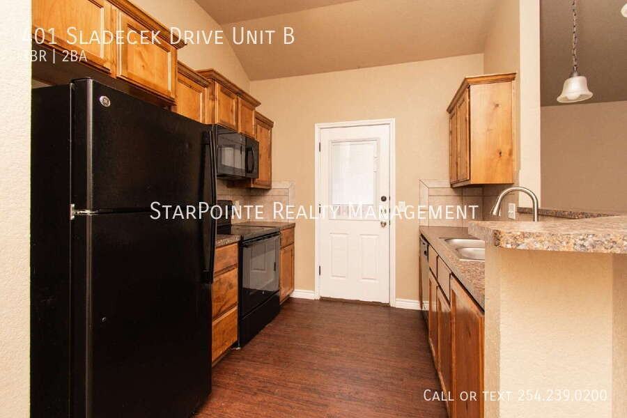 401 Sladecek Dr Unit B - Photo 7 of 18