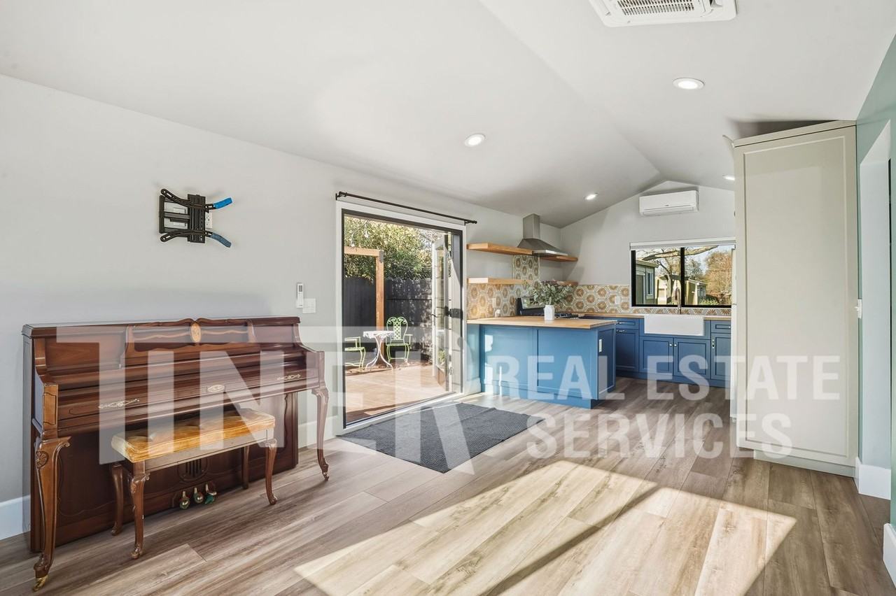 7775 Dow Ave - Photo 3 of 24