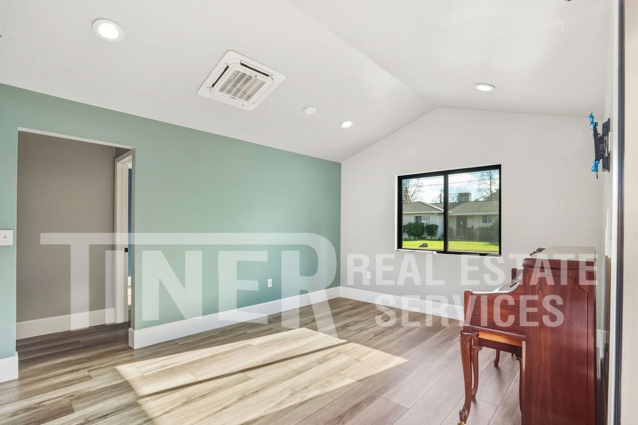 7775 Dow Ave - Photo 7 of 24