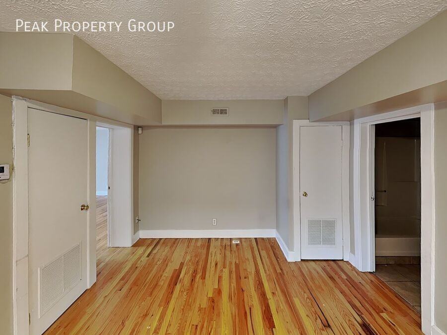 77 1/2 E 7th Ave - Photo 2 of 9