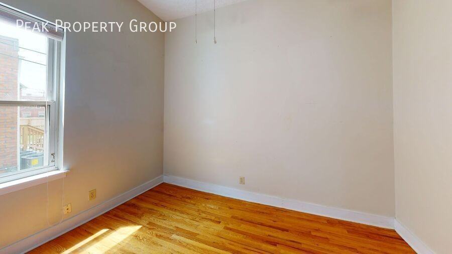 1369 Summit St - Photo 5 of 6