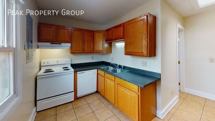 1373 Indianola Ave - Photo 2 of 8