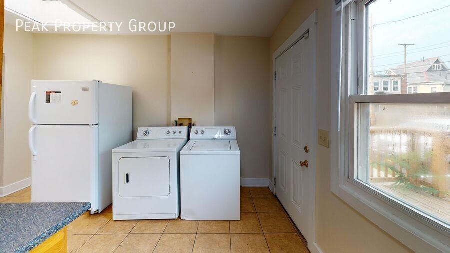 1373 Indianola Ave - Photo 3 of 8