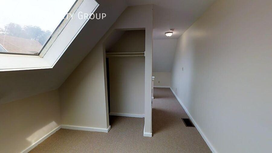 1375 Indianola Ave - Photo 5 of 11