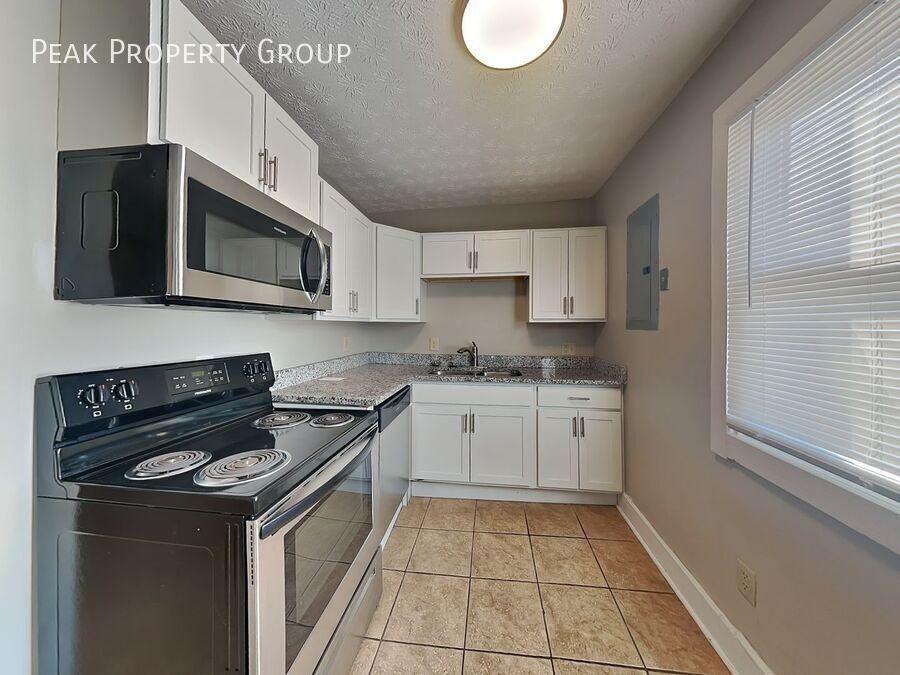 1381 Indianola Ave - Photo 2 of 9