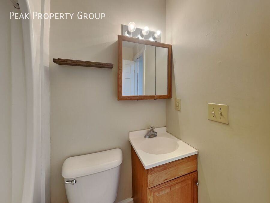 1393 Indianola Ave - Photo 7 of 15