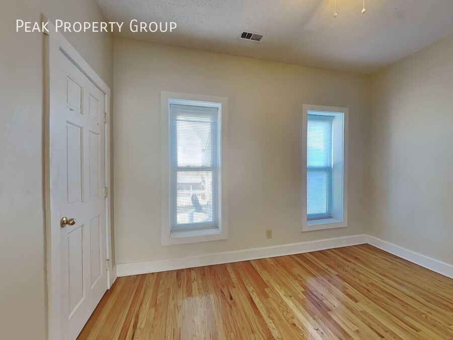 1394 1/2 Indianola Ave - Photo 7 of 15