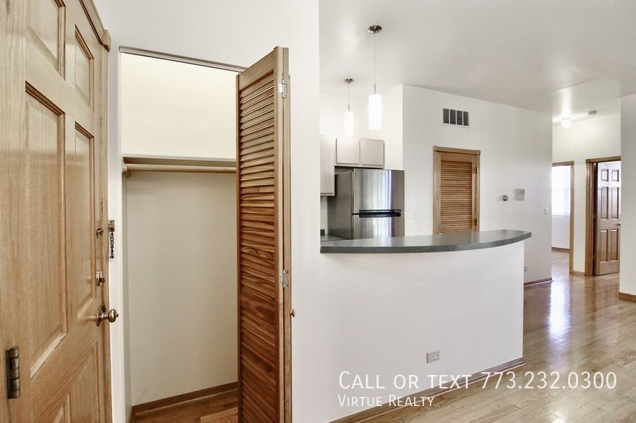 1645 N Clybourn Ave #2R - Photo 2 of 24