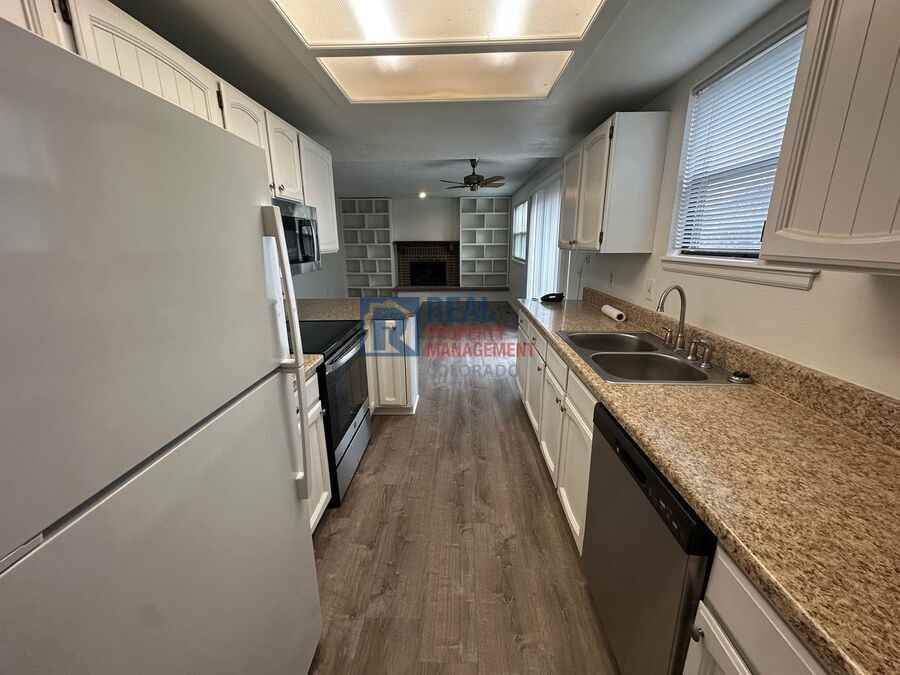 3528 S Richfield St - Photo 6 of 20