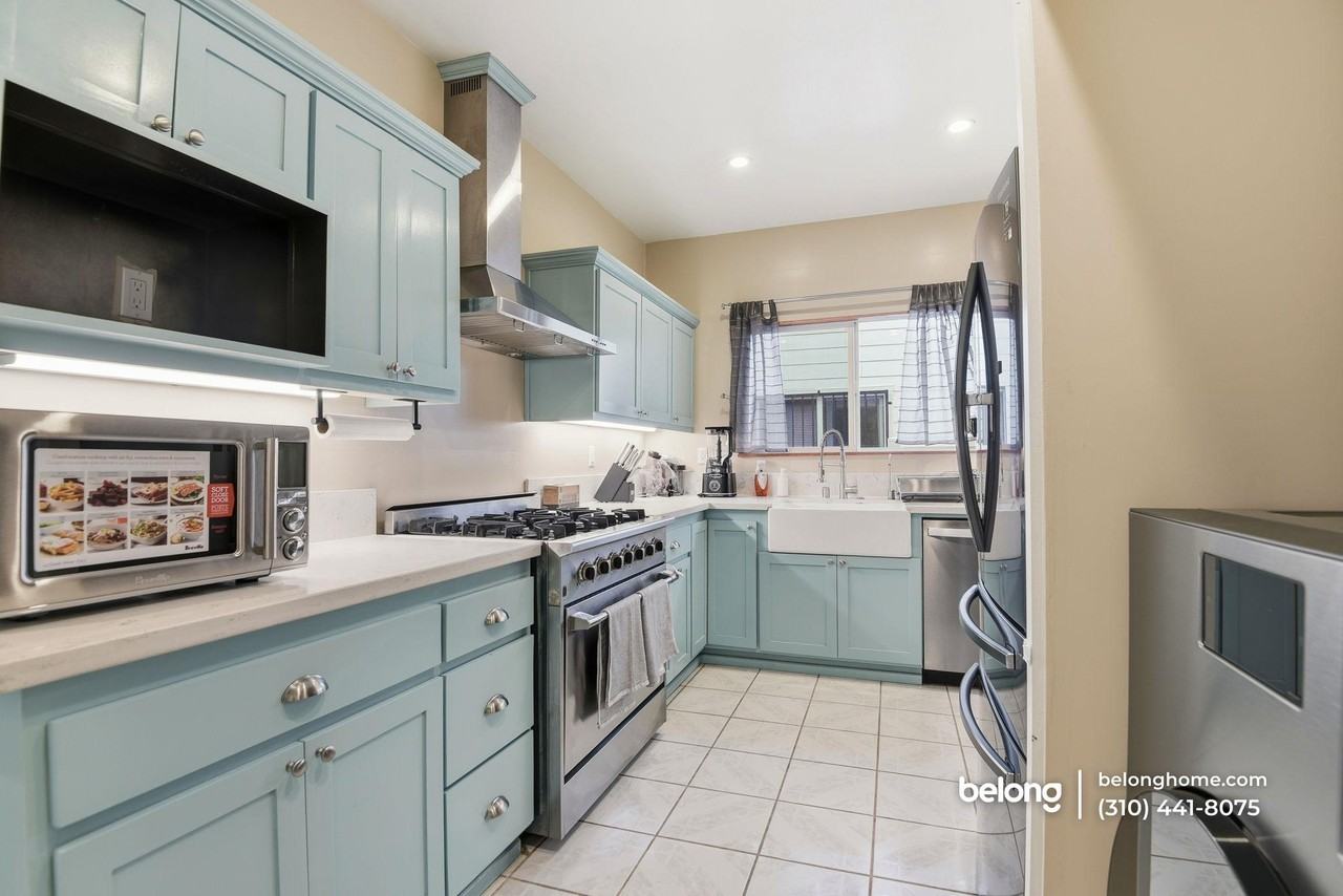 1610 W 36th Pl - Photo 7 of 19