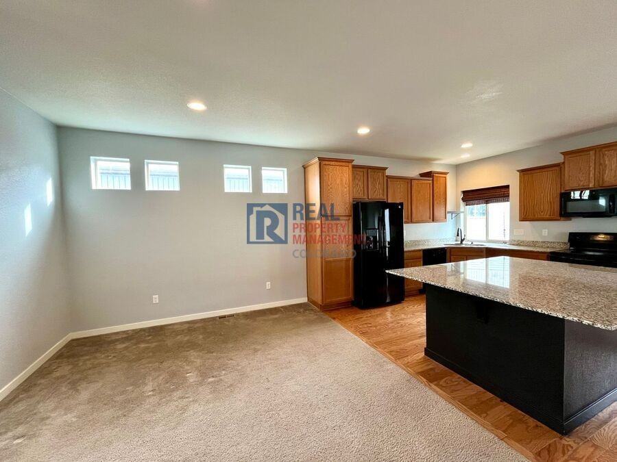 6187 Mineral Belt Dr - Photo 7 of 22