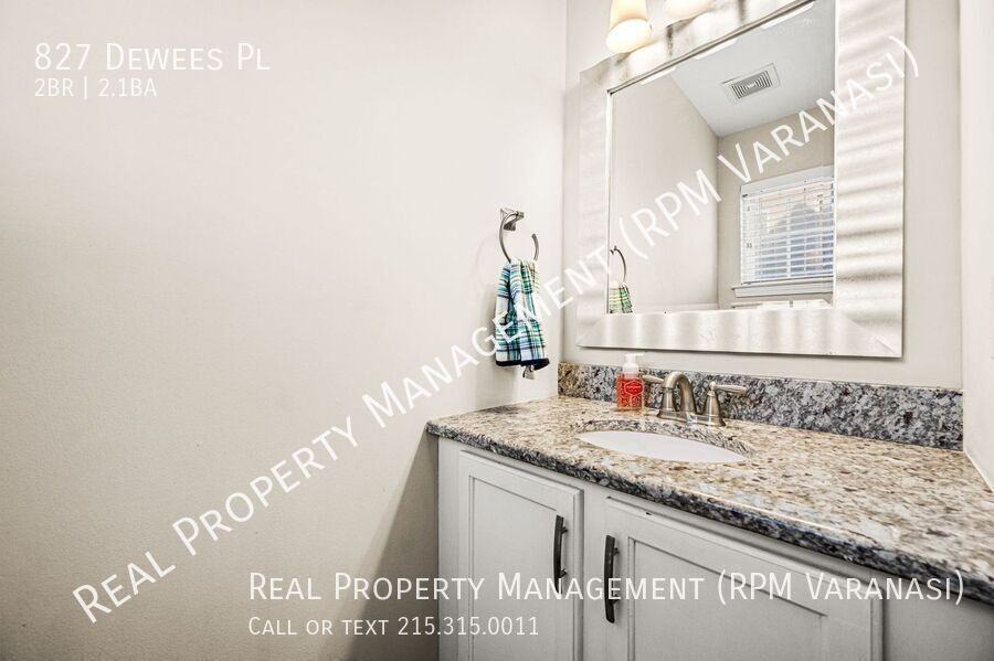 827 Dewees Pl - Photo 5 of 32