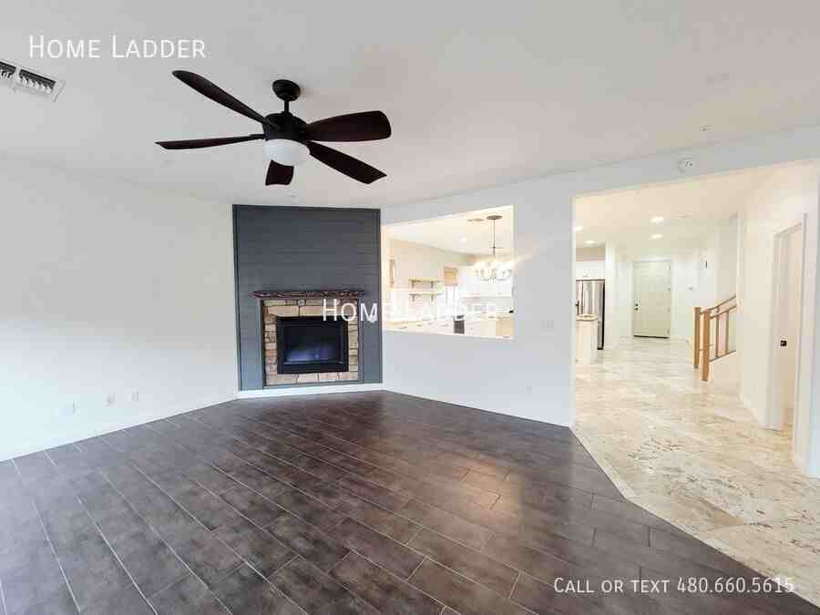 29683 N 69th Dr - Photo 5 of 30