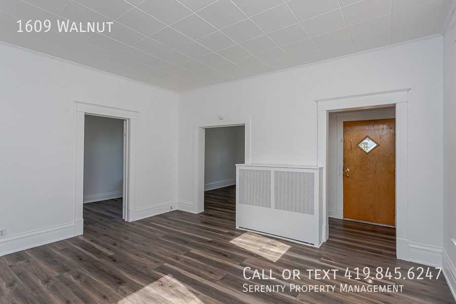1609 Walnut St - Photo 6 of 23