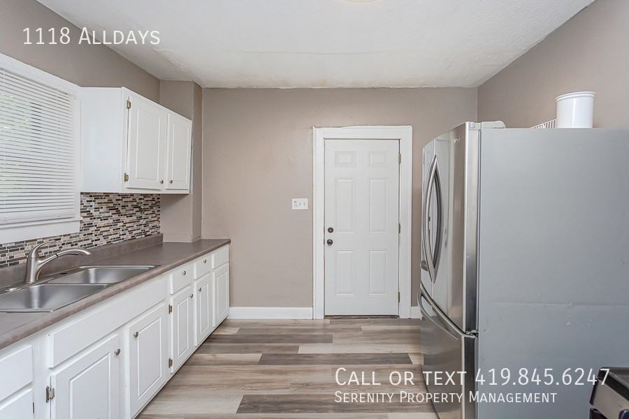 1118 Alldays Ave - Photo 2 of 22