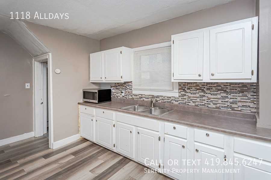 1118 Alldays Ave - Photo 4 of 22