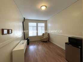 422 1/2 E Broadway #07 - Photo 1 of 1