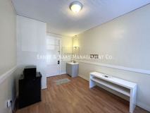 422 1/2 E Broadway #07 - Photo 1 of 1