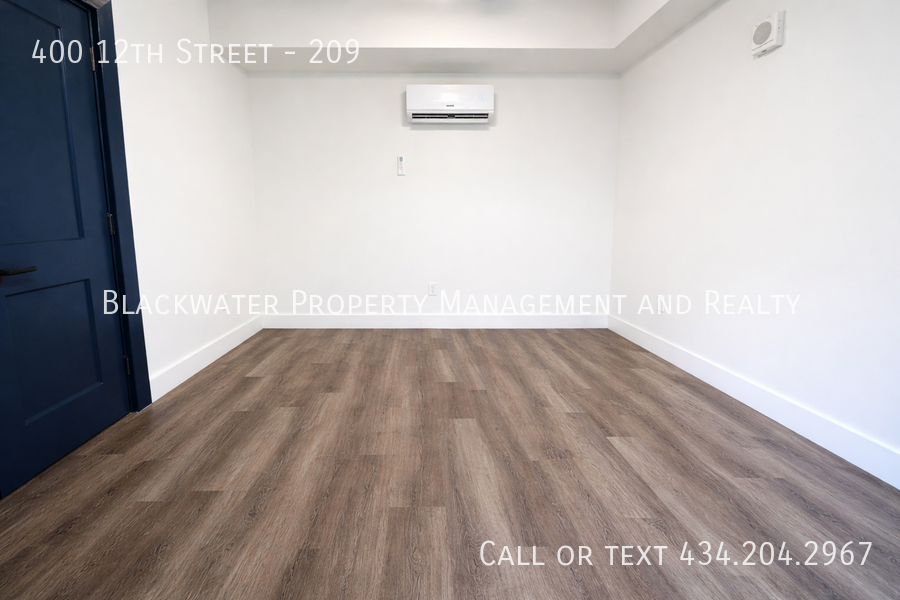 400 12th St #209 - Photo 3 of 9