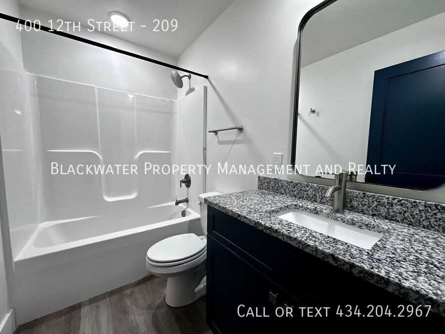 400 12th St #209 - Photo 5 of 9