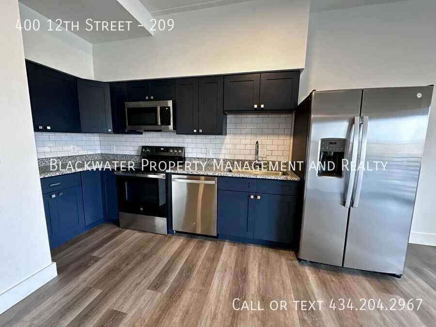 400 12th St #209 - Photo 7 of 9