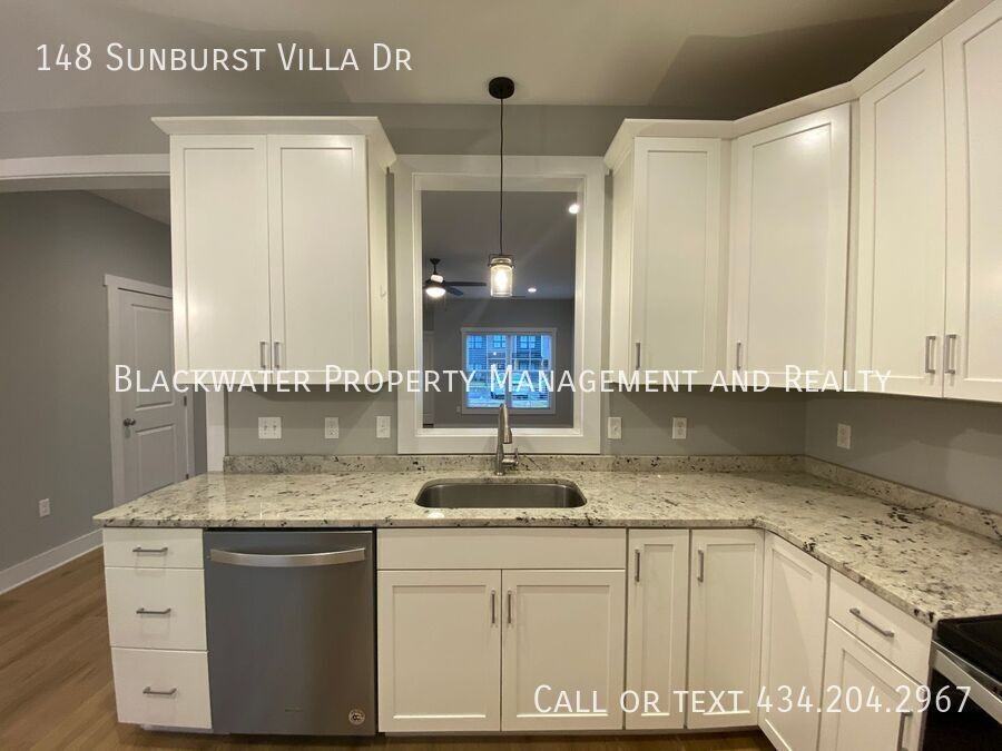 148 Sunburst Villa Dr - Photo 3 of 21