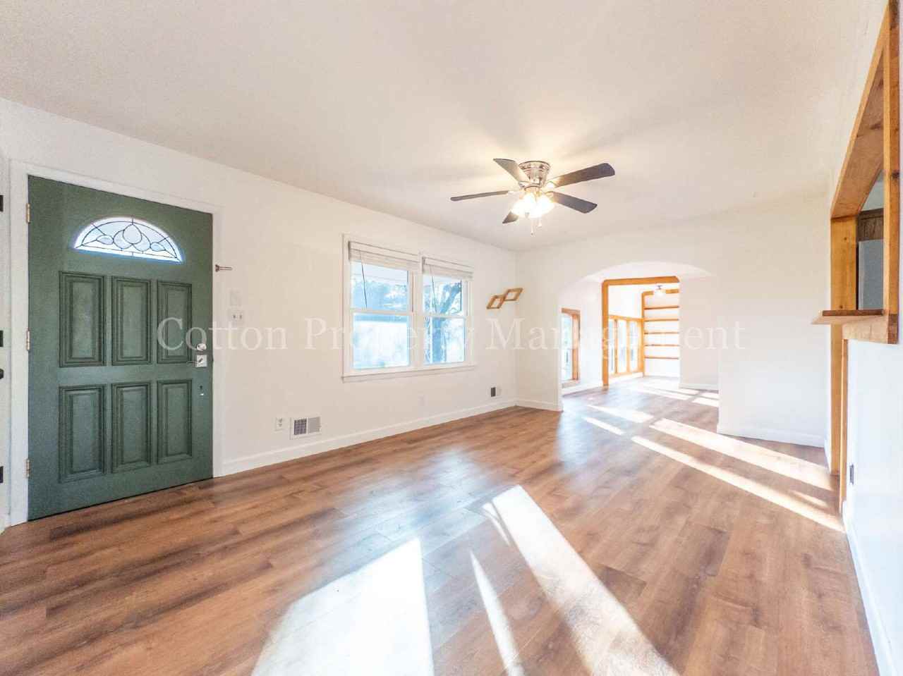 101 Hyacinth St - Photo 7 of 38