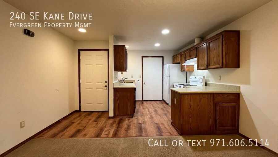 240 Se Kane Dr - Photo 5 of 21