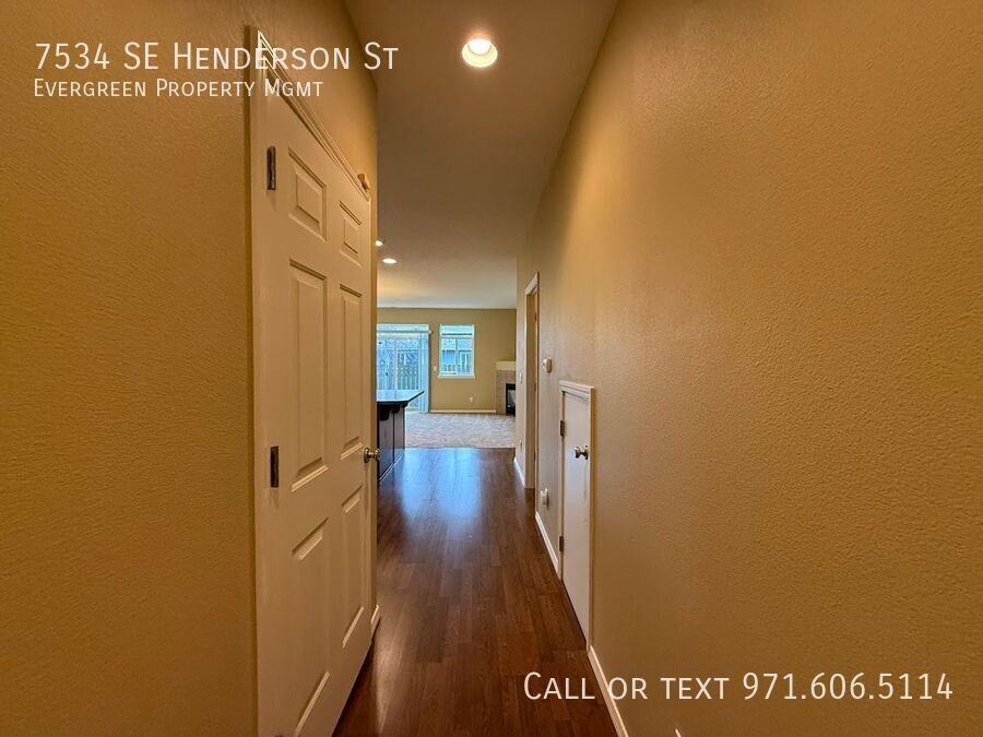7534 Se Henderson St - Photo 5 of 38