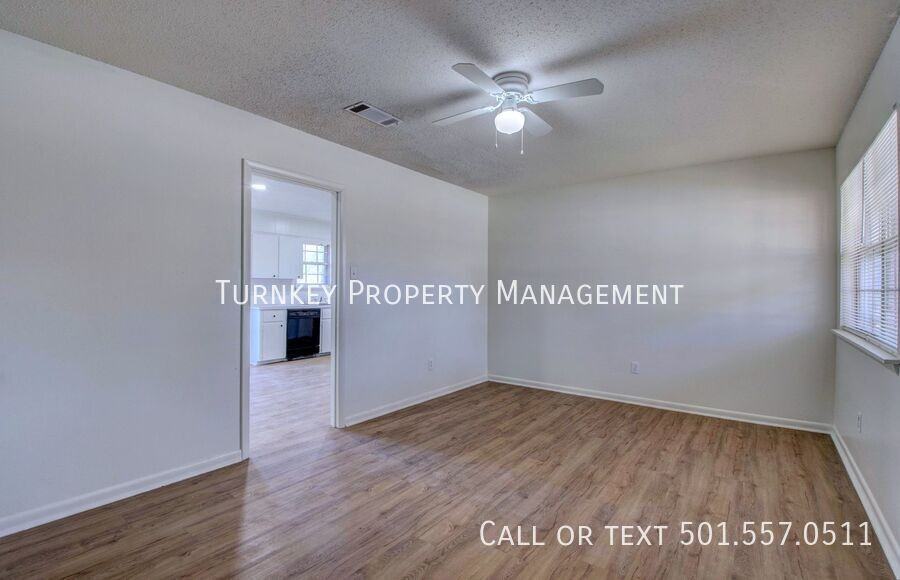 2813 Dorchester Dr - Photo 5 of 17