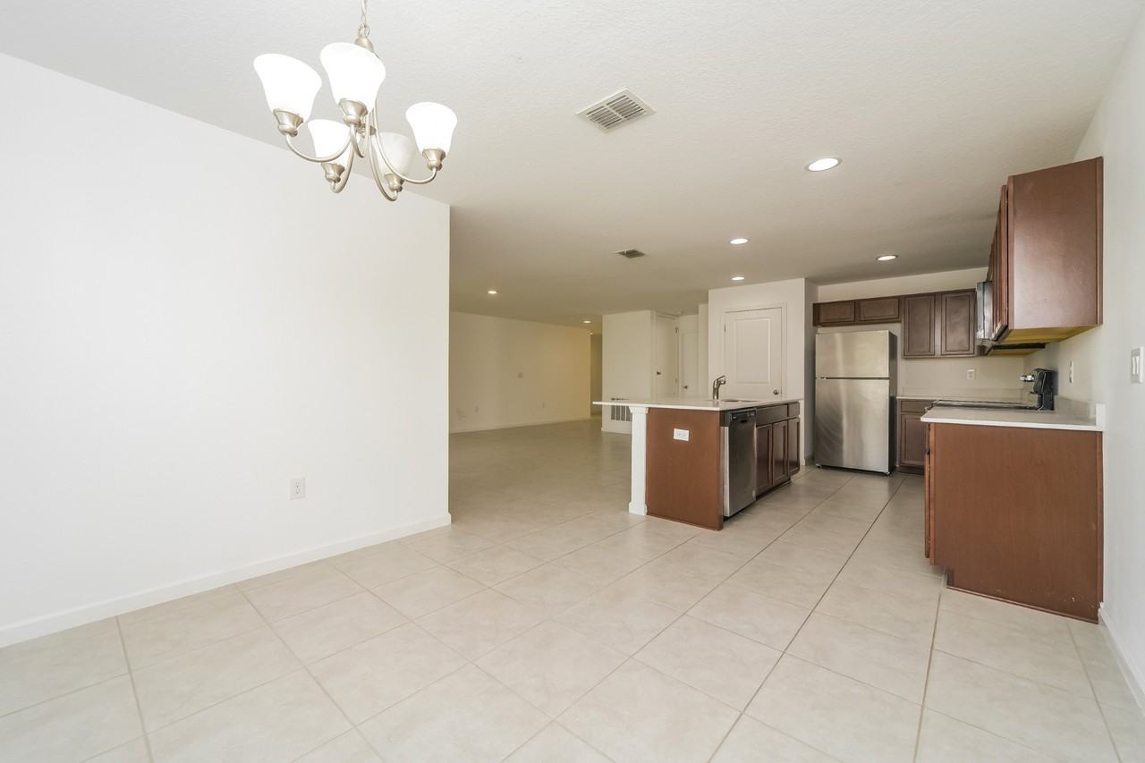 1381 Lucerne Loop Rd Ne - Photo 3 of 15