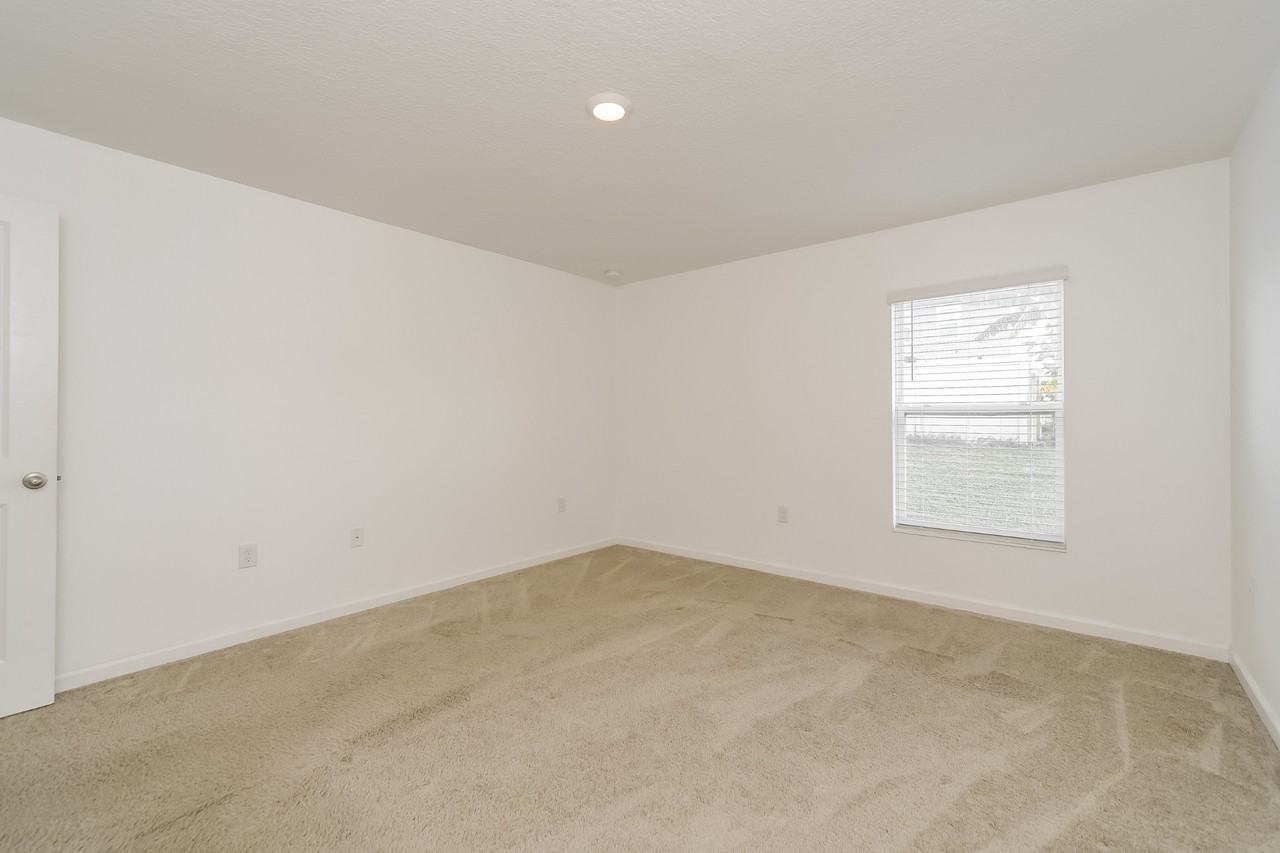 1381 Lucerne Loop Rd Ne - Photo 5 of 15