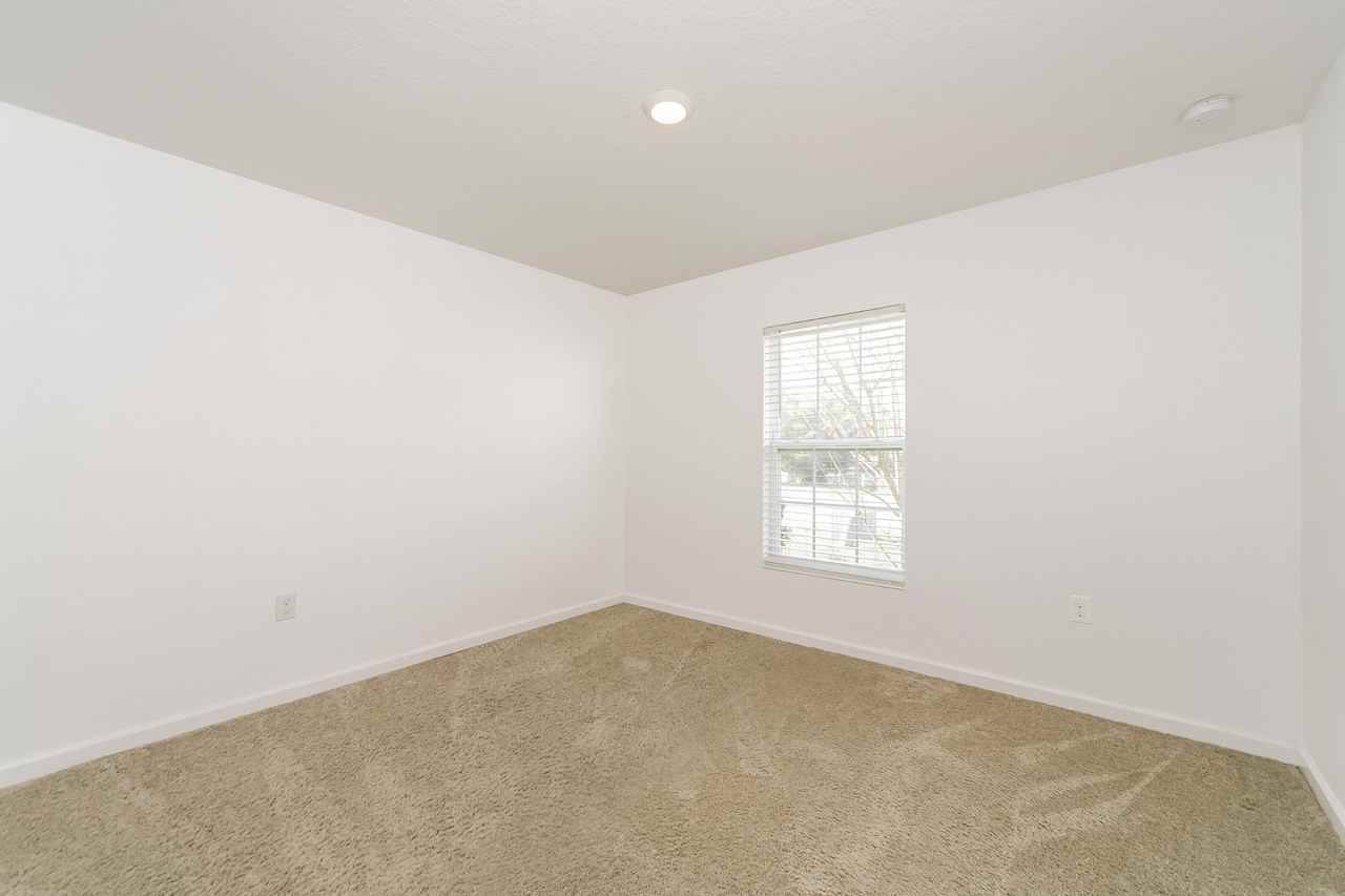 1381 Lucerne Loop Rd Ne - Photo 6 of 15