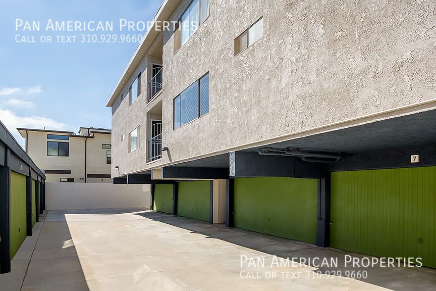 2704 Vanderbilt Ln #2 - Photo 2 of 35