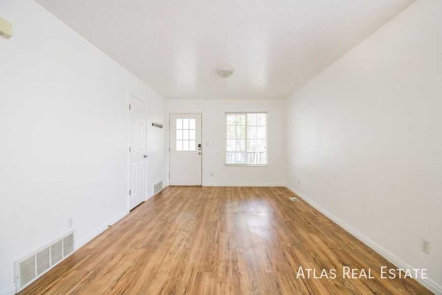 7814 N Mountain Ash Way - Photo 5 of 33