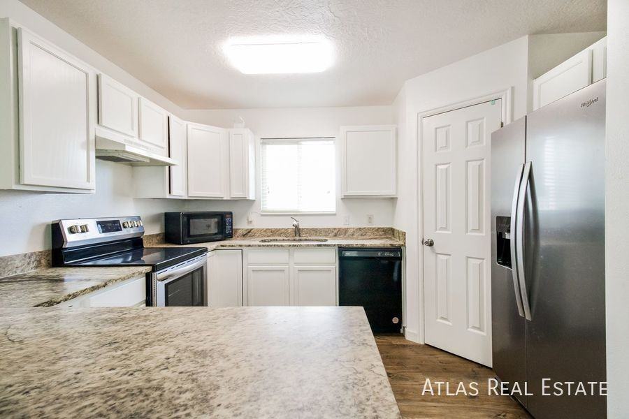 7814 N Mountain Ash Way - Photo 7 of 33