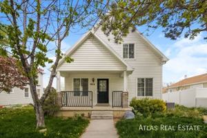 featured image of 7814 N Mountain Ash Way