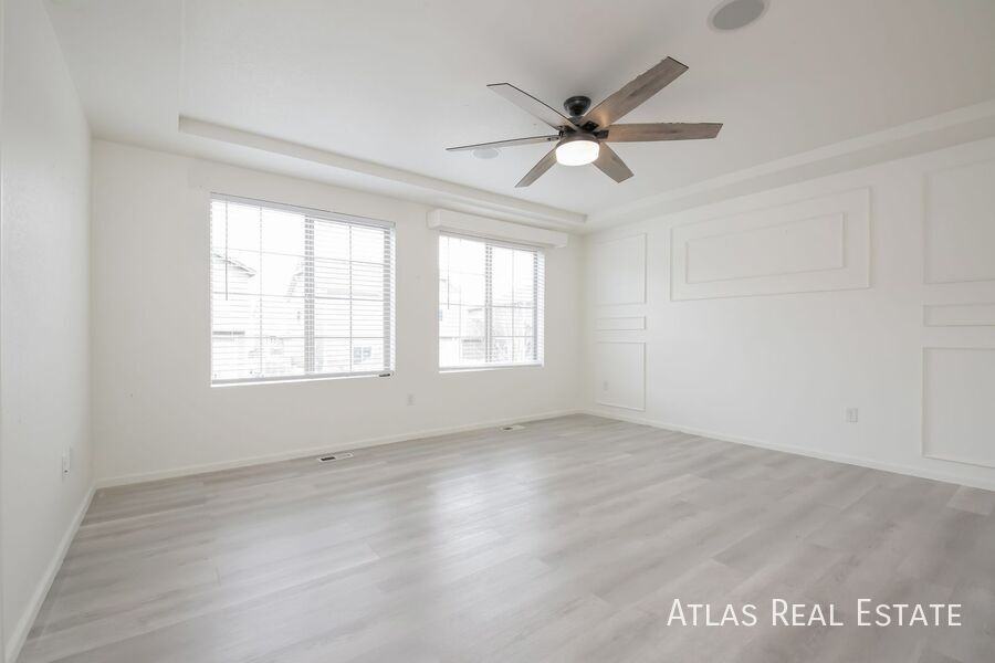 5560 Cathay Ct - Photo 7 of 10