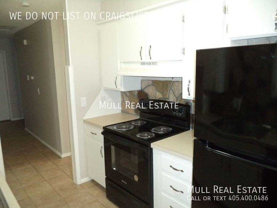 5704 Nw 33rd St - Photo 4 of 15