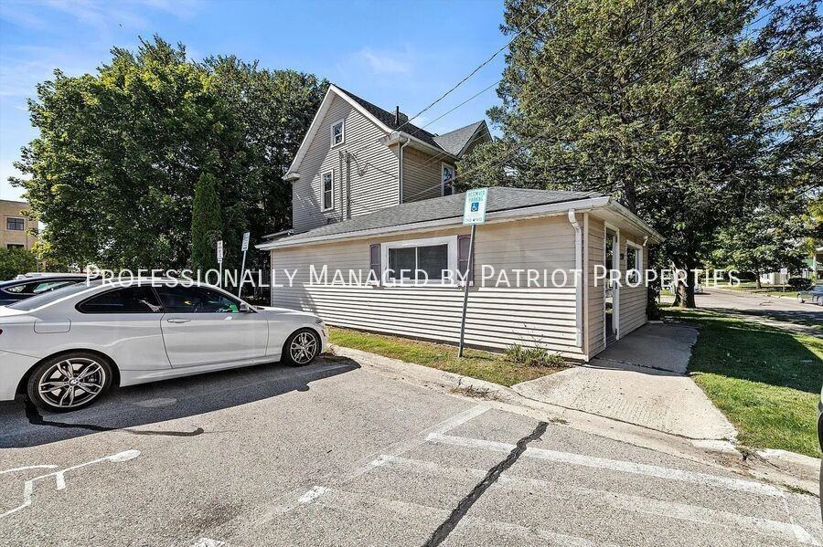 239 W North St - Photo 6 of 12