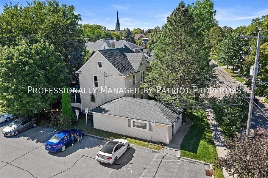 239 W North St - Photo 7 of 12