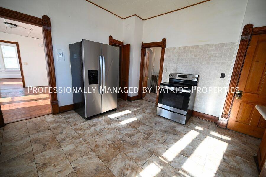 1830 Superior Ave - Photo 3 of 25