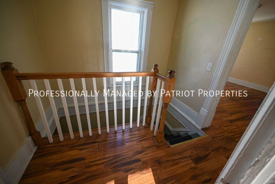 18305 Superior Ave - Photo 3 of 22