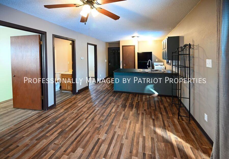 1207 Lakeview Dr - Photo 2 of 10